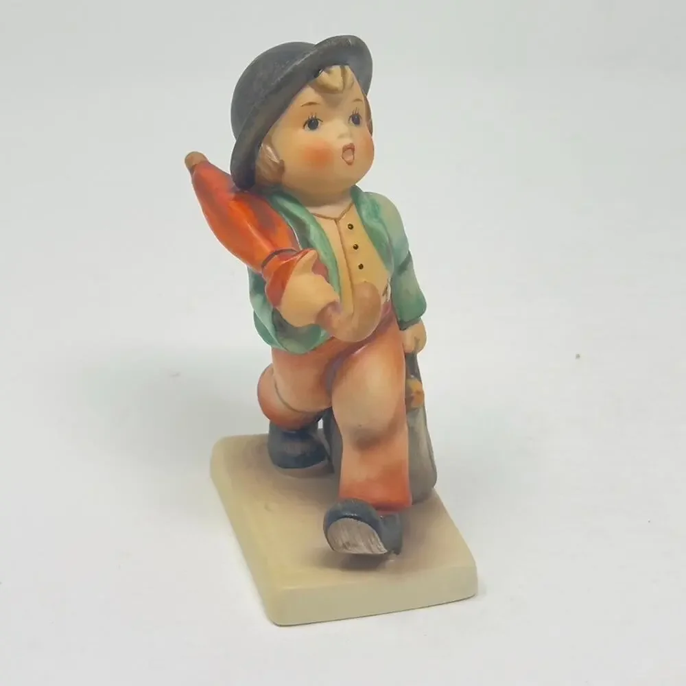 Goebel Hummel Figurine MERRY WANDERER 11/0 5”